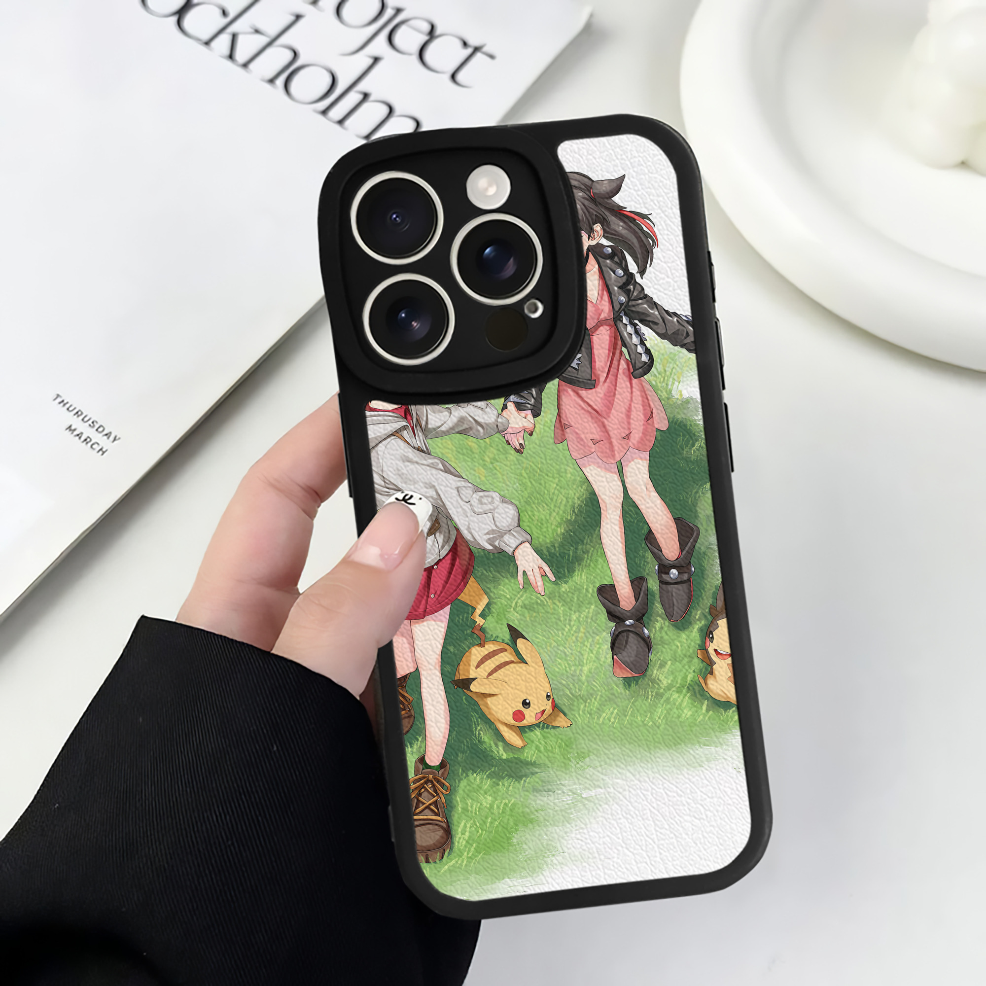 （画像用） ポケットモンスター Pokémon 【iPhone 16シリーズ対応】シリコンスマホケース（レザー調） 材質：シリコン